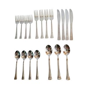 19 Piece Unbranded Flatwear Set